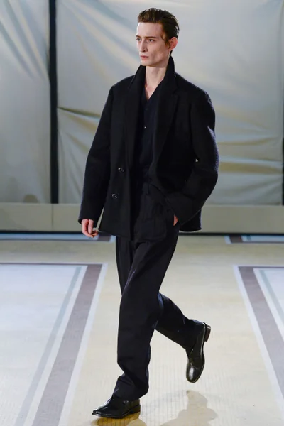 Look 15